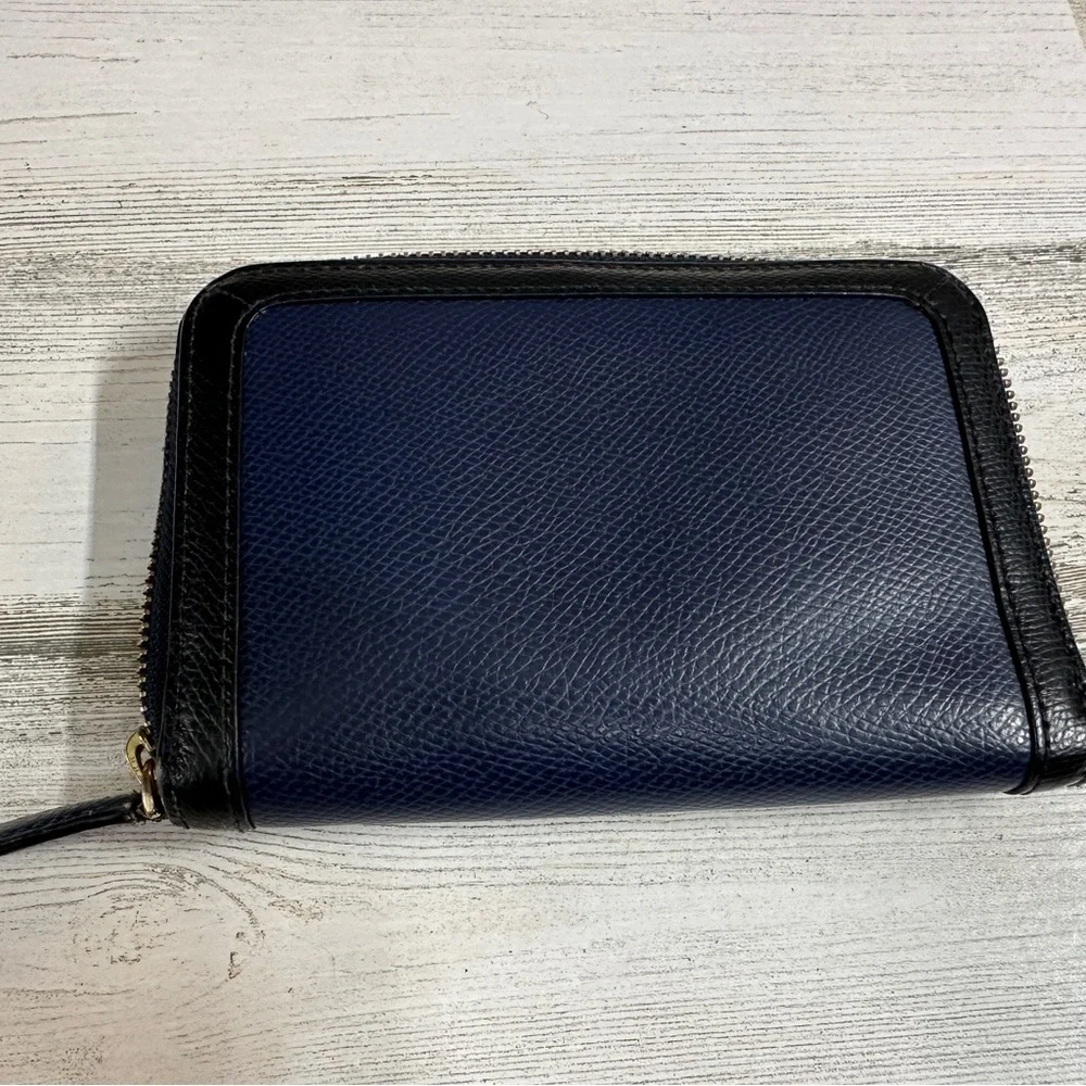 Vera Bradley Blue & Black‎ Zip Around Faux Leather Wallet